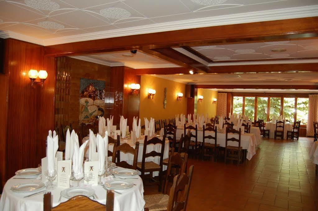 Hostal Torras Sant Hilari Sacalm Exteriér fotografie