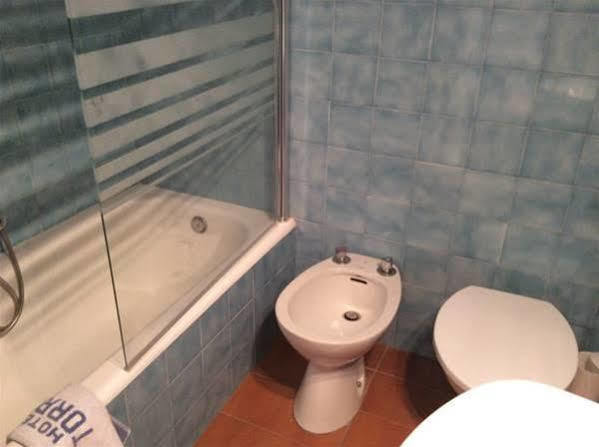 Hostal Torras Sant Hilari Sacalm Exteriér fotografie