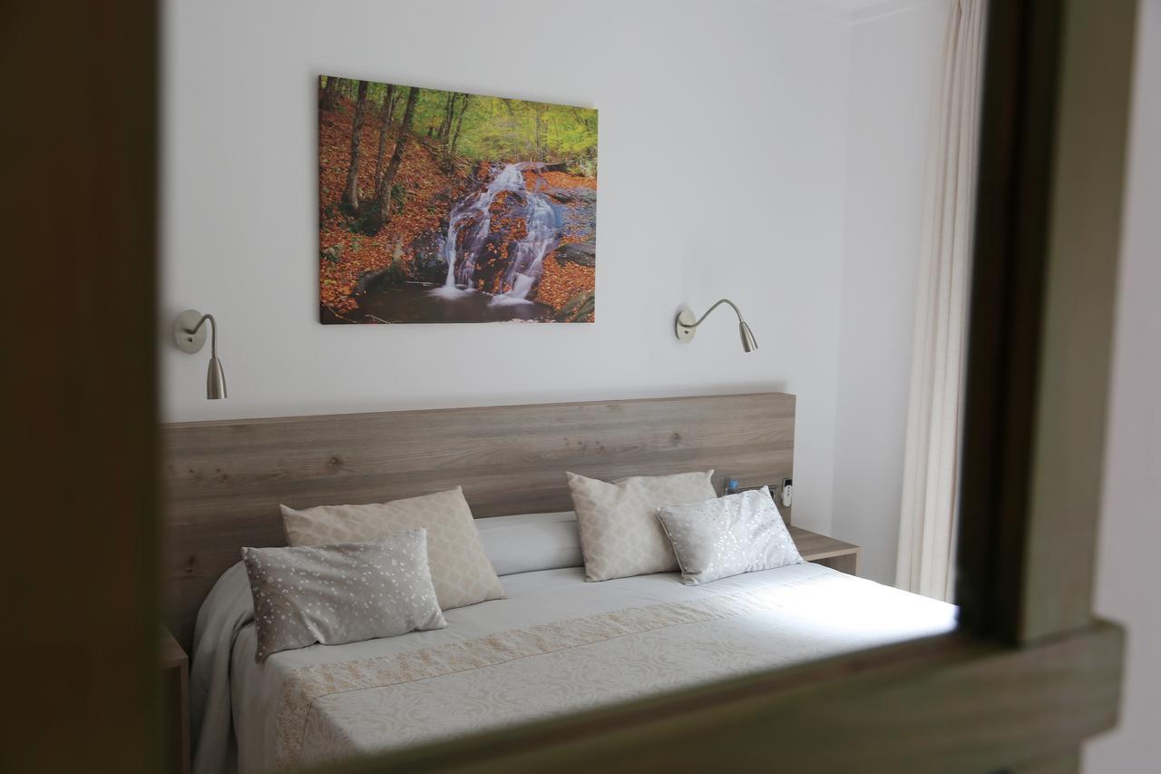 Hostal Torras Sant Hilari Sacalm Exteriér fotografie