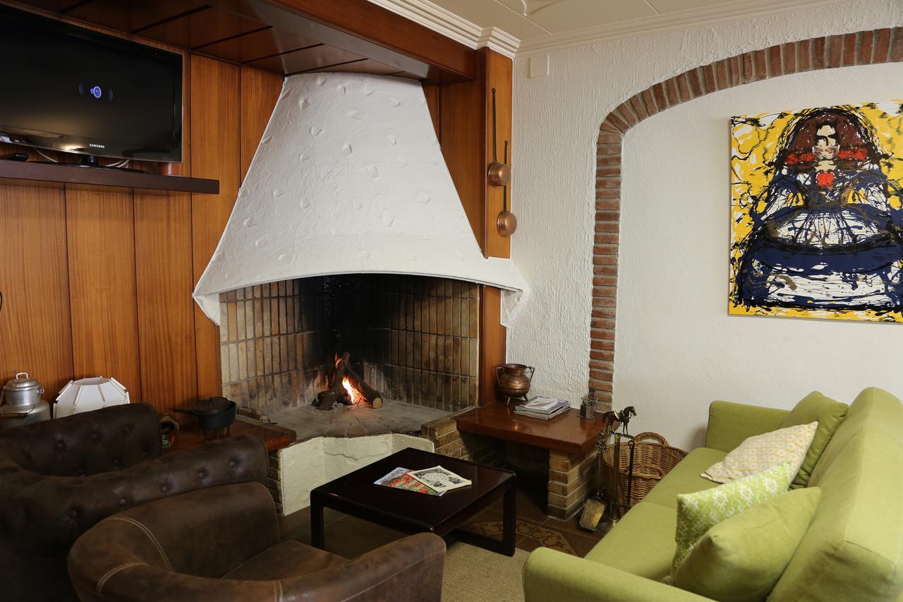Hostal Torras Sant Hilari Sacalm Exteriér fotografie