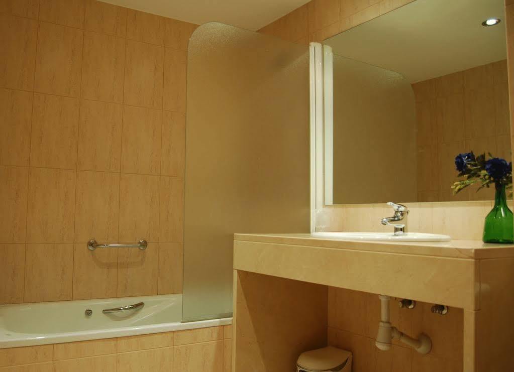 Hostal Torras Sant Hilari Sacalm Exteriér fotografie